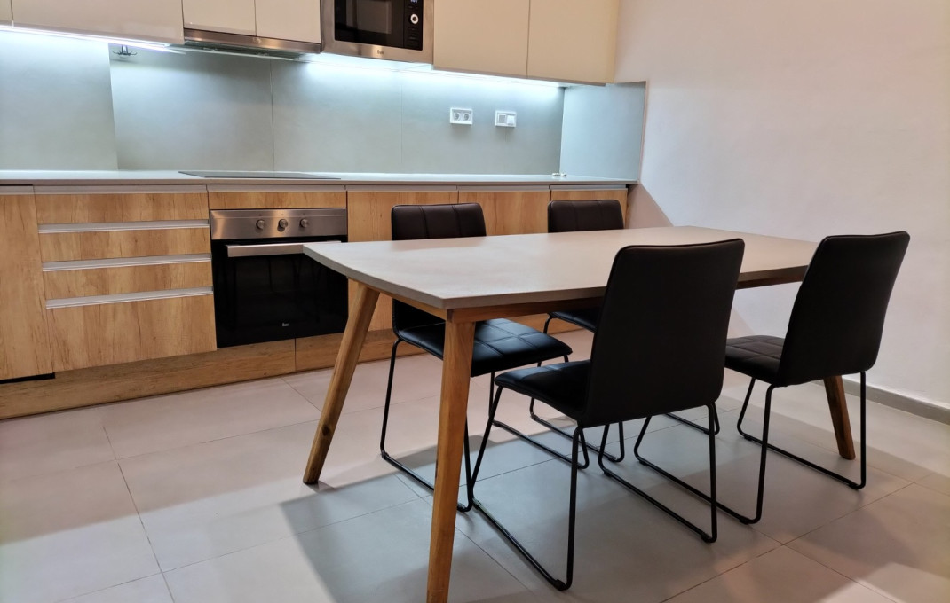 Revente - Local comercial -
Barcelona - Gràcia