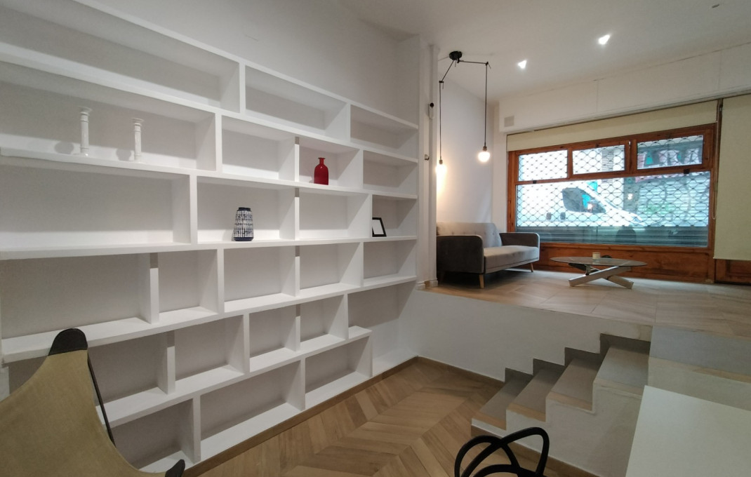 Revente - Local comercial -
Barcelona - Gràcia
