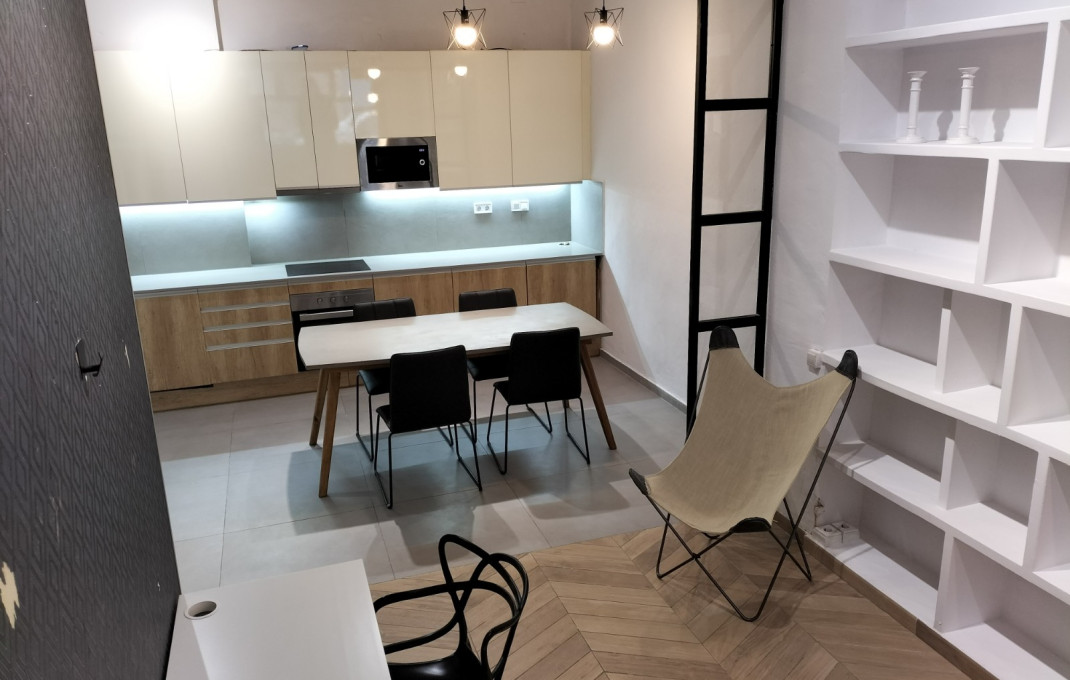 Revente - Local comercial -
Barcelona - Gràcia