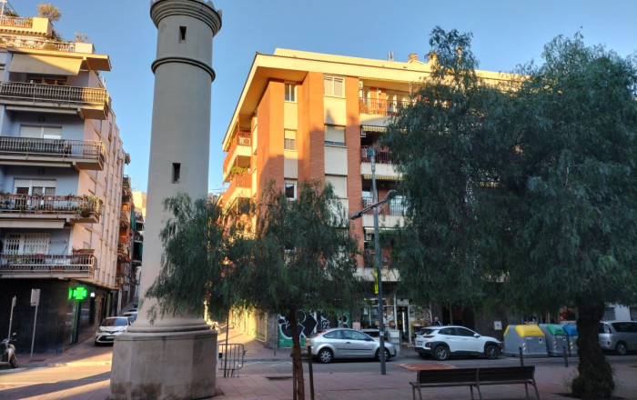 Revente - Local comercial -
Barcelona - Nou Barris