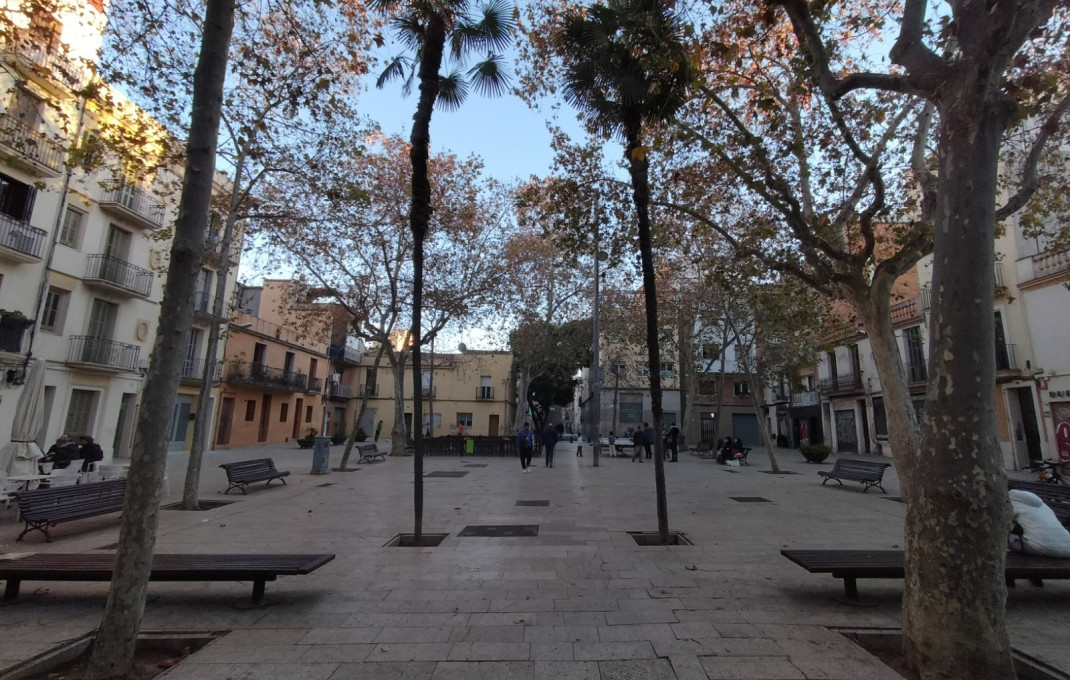 Revente - Local comercial -
Barcelona - Nou Barris