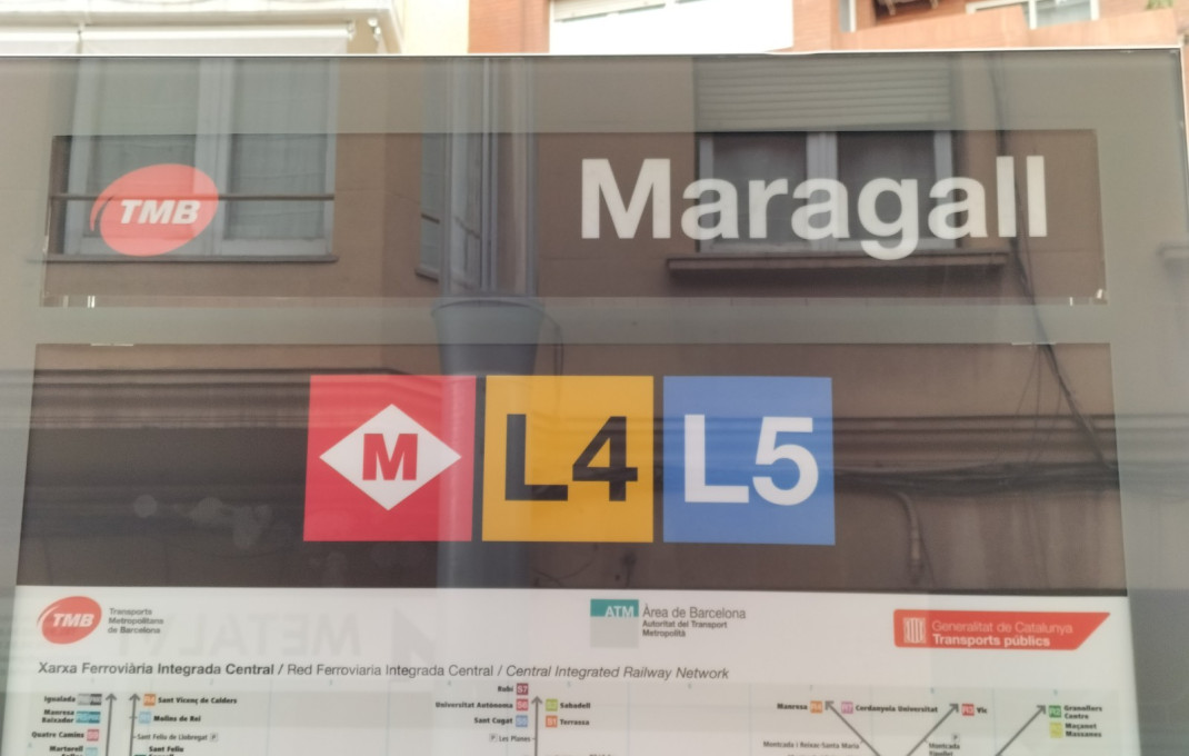 Revente - Local comercial -
Barcelona - Nou Barris