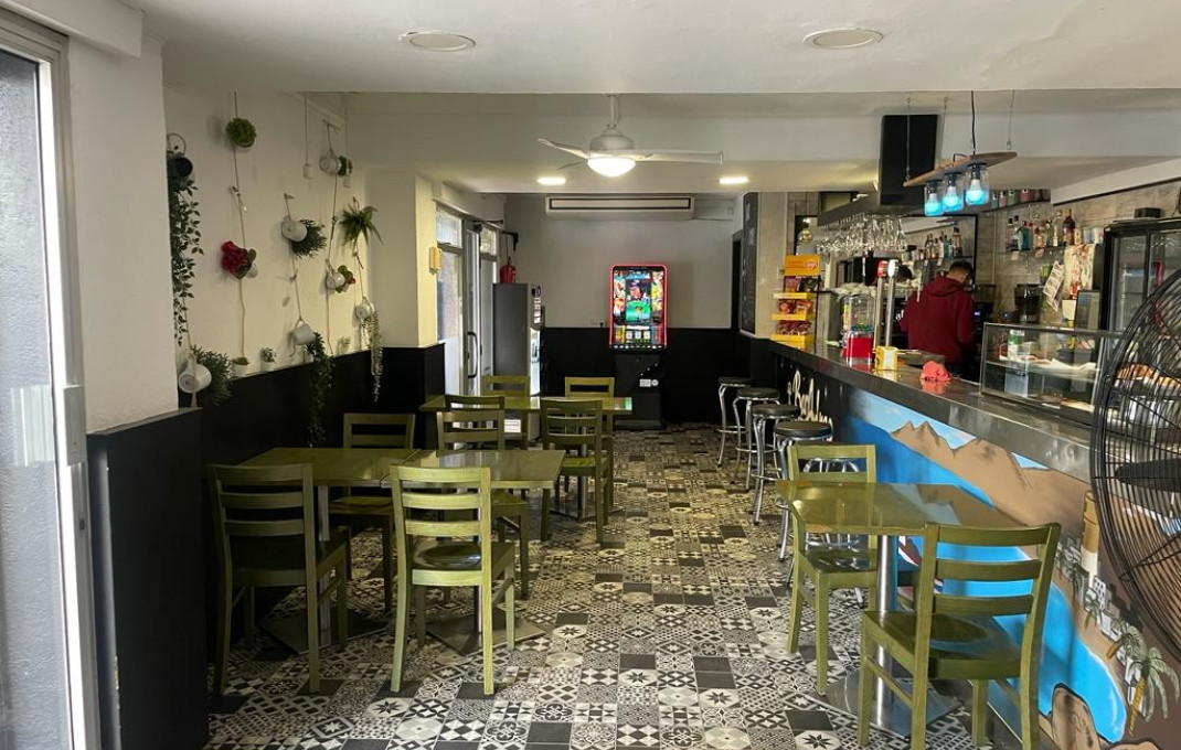 Traspaso - Bar-Cafeteria -
Rubí