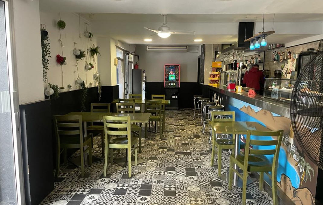Traspaso - Bar-Cafeteria -
Rubí