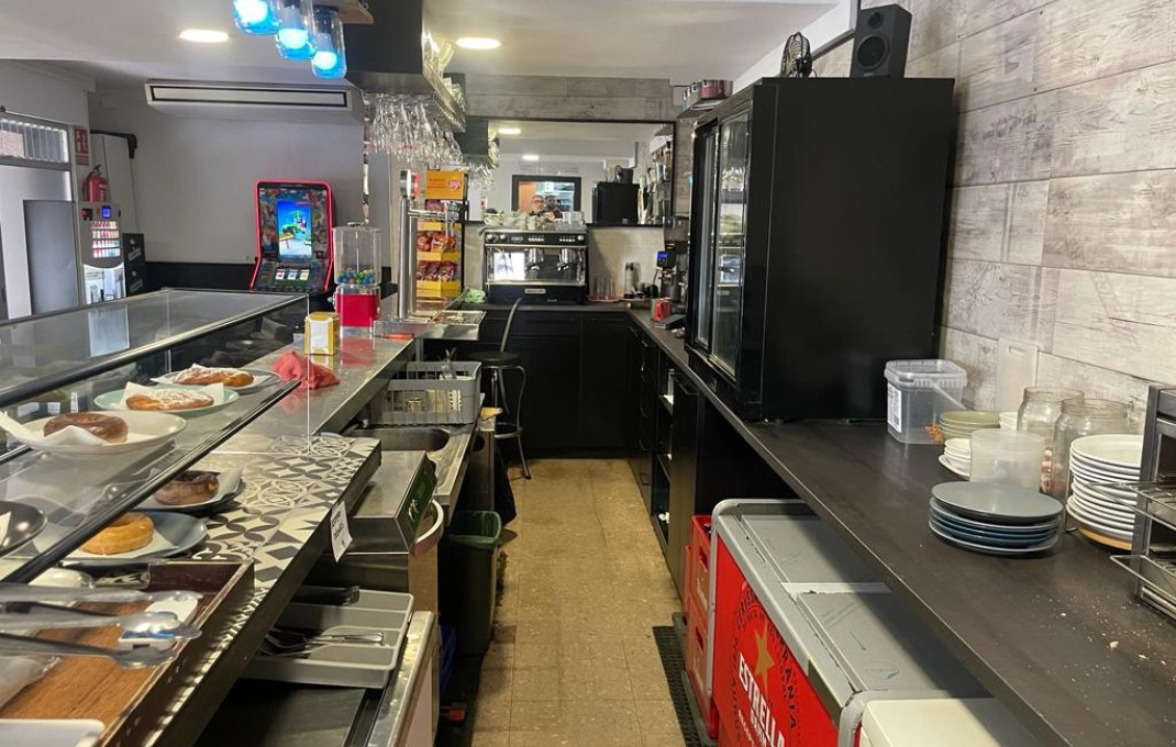 Traspaso - Bar-Cafeteria -
Rubí