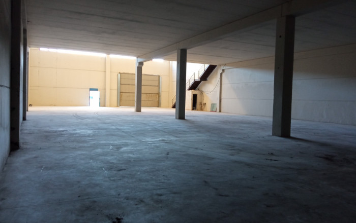 Location longue durée - Naves y solares -
Sant Esteve Sesrovires