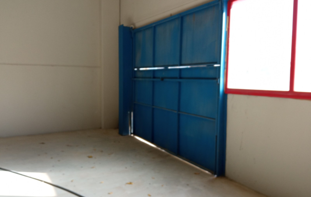 Location longue durée - Naves y solares -
Sant Esteve Sesrovires