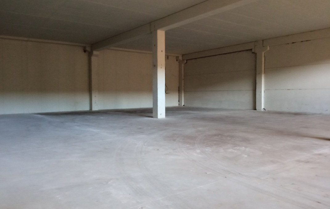 Location longue durée - Naves y solares -
Sant Esteve Sesrovires