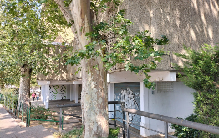 Revente - Local comercial -
Barcelona - Sant Martí