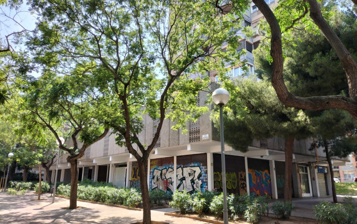 Revente - Local comercial -
Barcelona - Sant Martí
