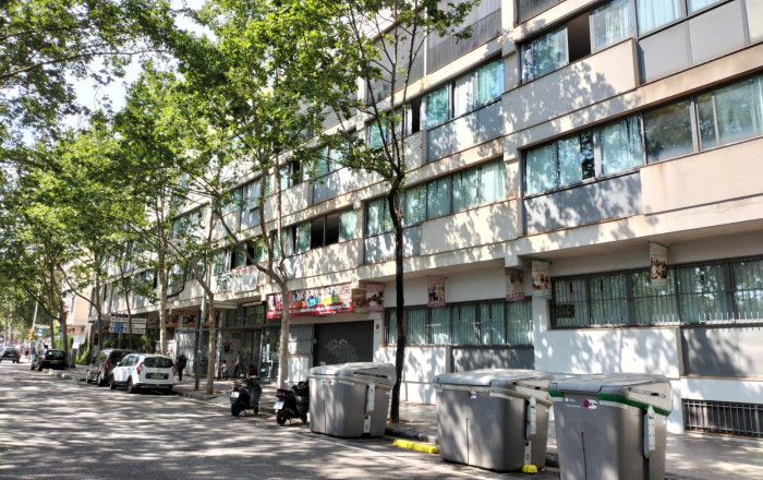 Revente - Local comercial -
Barcelona - Sant Martí