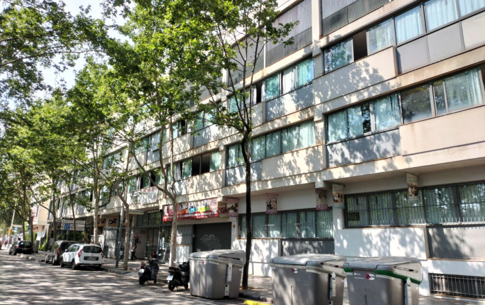 Revente - Local comercial -
Barcelona - Sant Martí