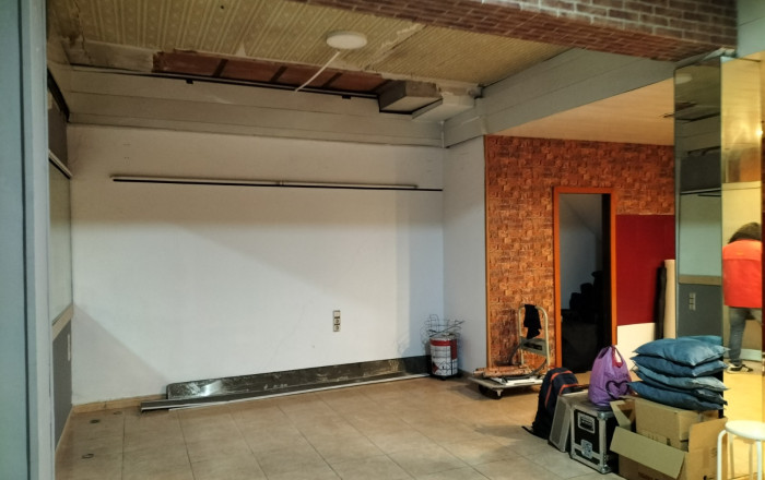 Revente - Local comercial -
Barcelona - Sant Martí