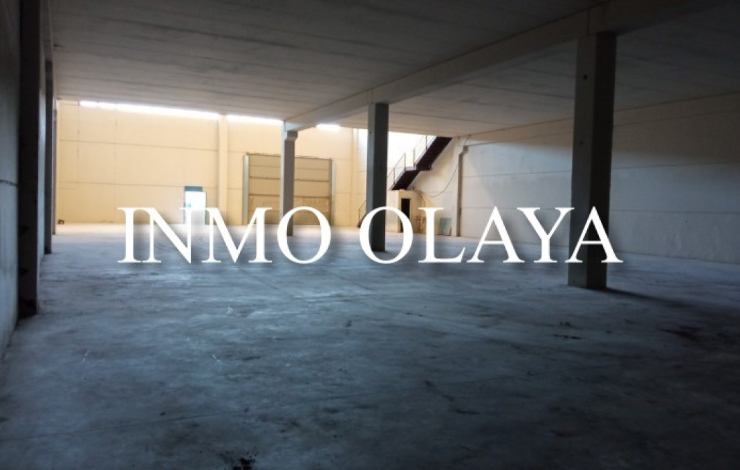 Location longue durée - Naves y solares -
Sant Esteve Sesrovires