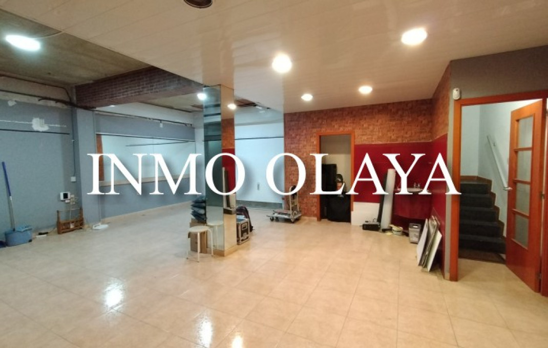 Revente - Local comercial -
Barcelona - Sant Martí