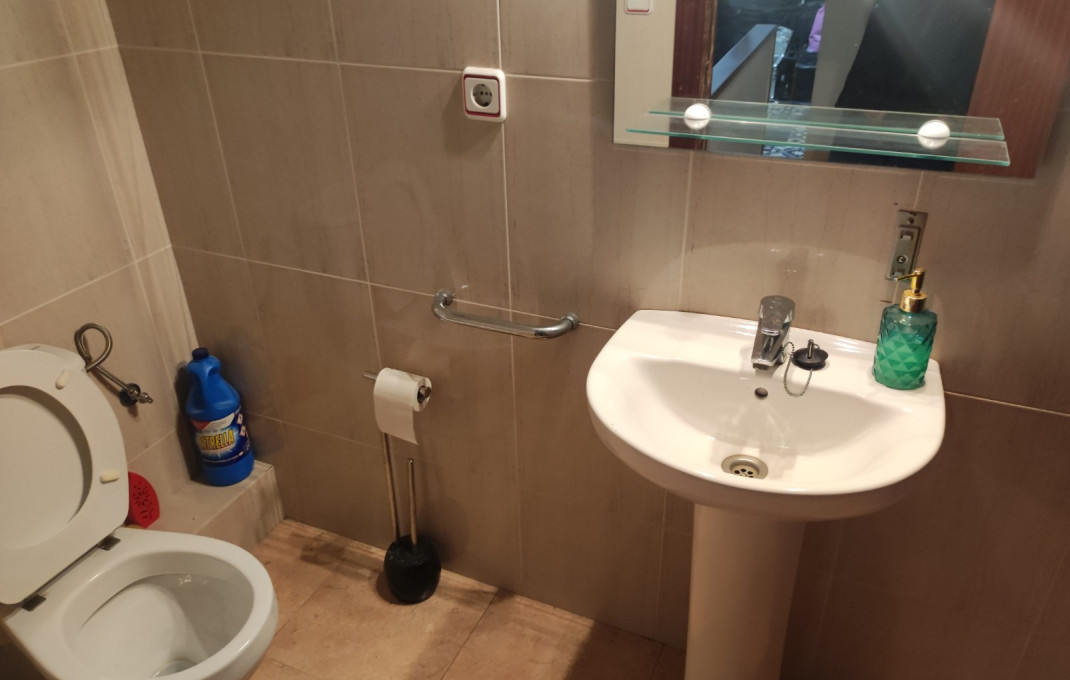 Revente - Local comercial -
Barcelona - Sant Martí