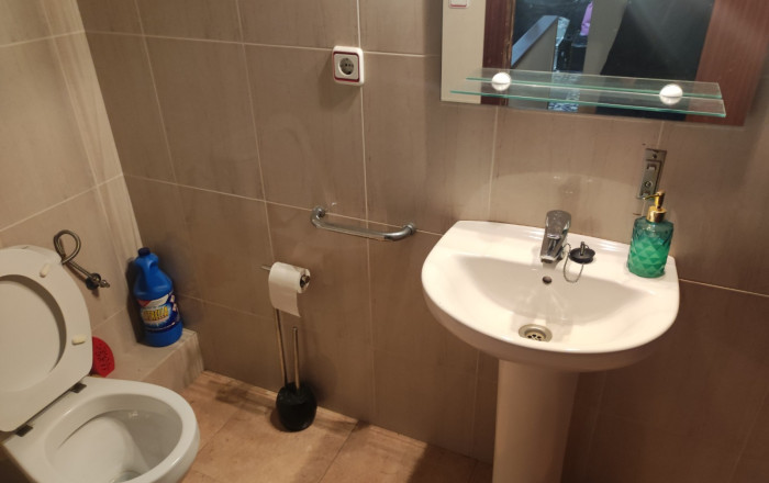 Revente - Local comercial -
Barcelona - Sant Martí