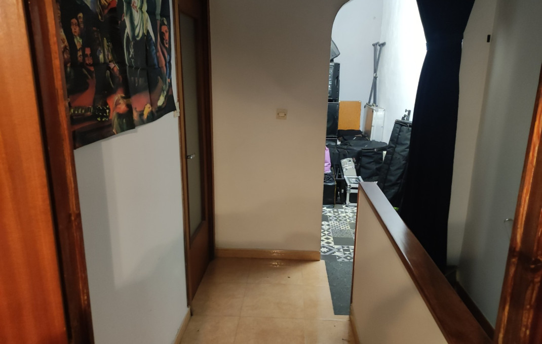 Revente - Local comercial -
Barcelona - Sant Martí