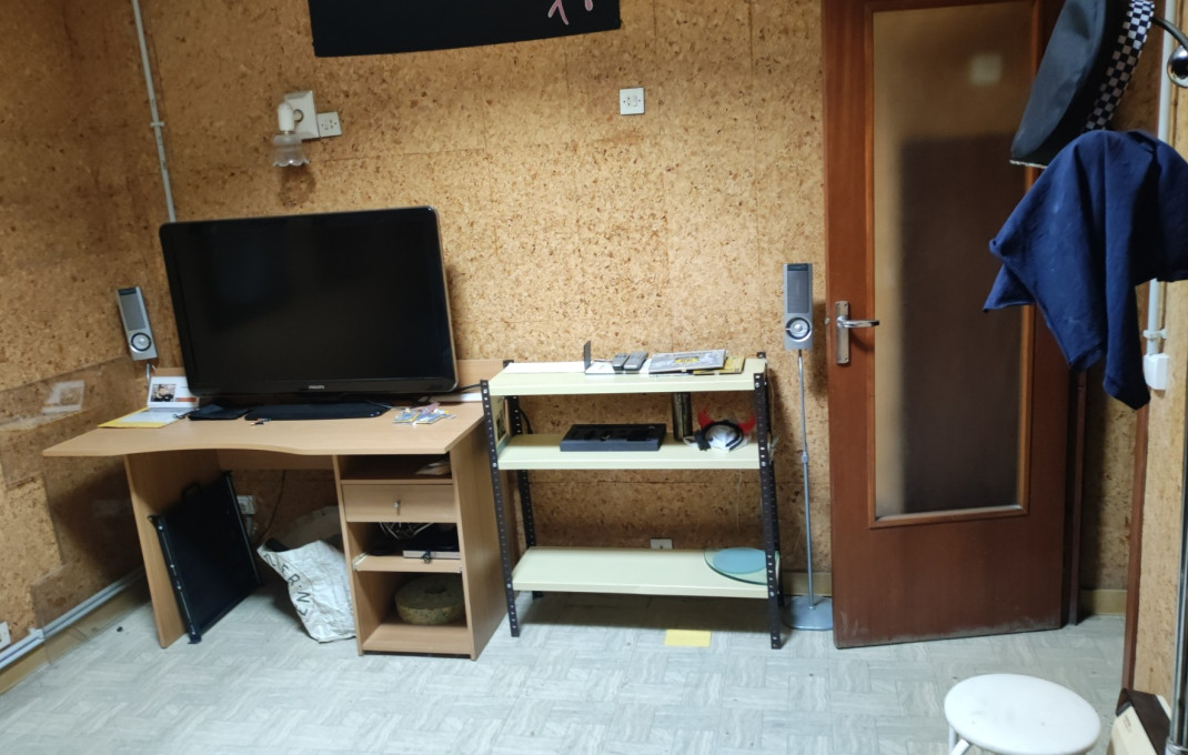 Revente - Local comercial -
Barcelona - Sant Martí