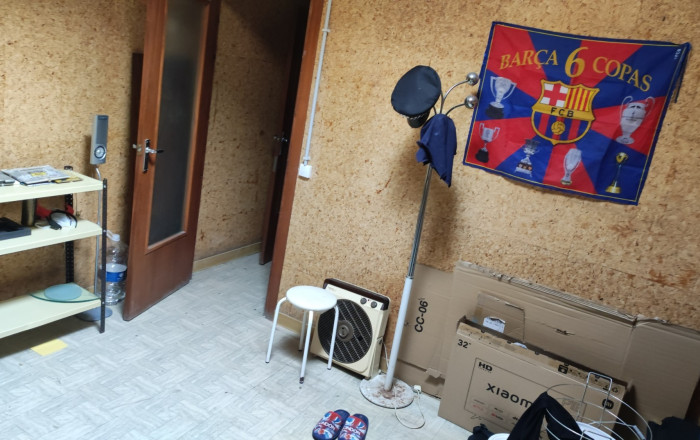 Revente - Local comercial -
Barcelona - Sant Martí