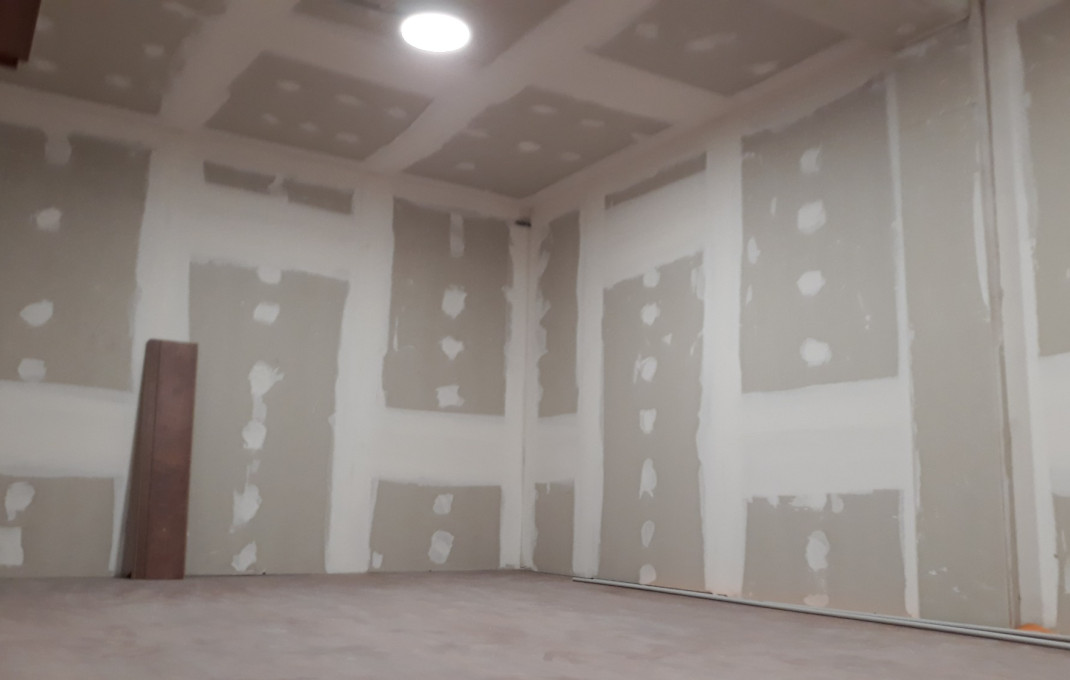 Revente - Local comercial -
Barcelona - Sant Martí