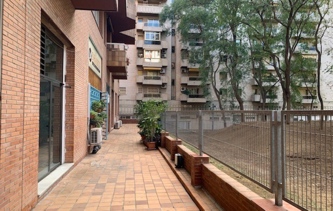 Alquiler - Local comercial -
Barcelona - Sarria-Sant Gervasi
