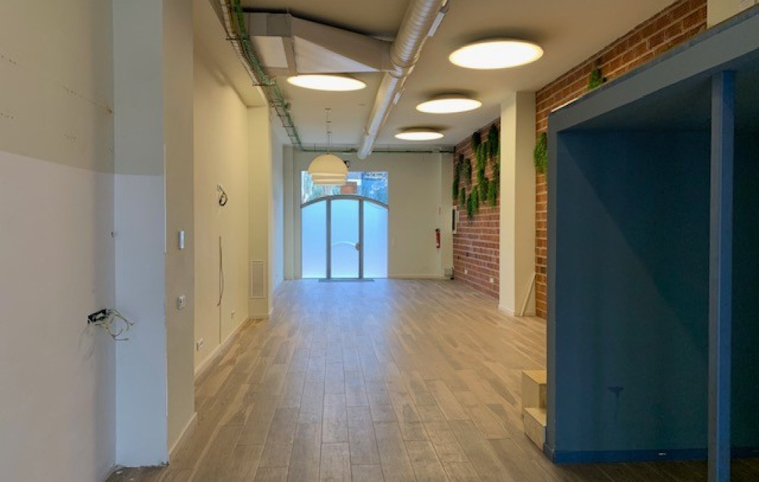Alquiler - Local comercial -
Barcelona - Sarria-Sant Gervasi