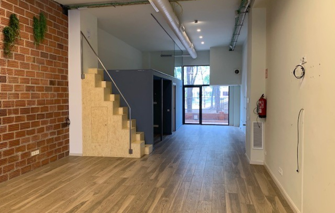 Alquiler - Local comercial -
Barcelona - Sarria-Sant Gervasi