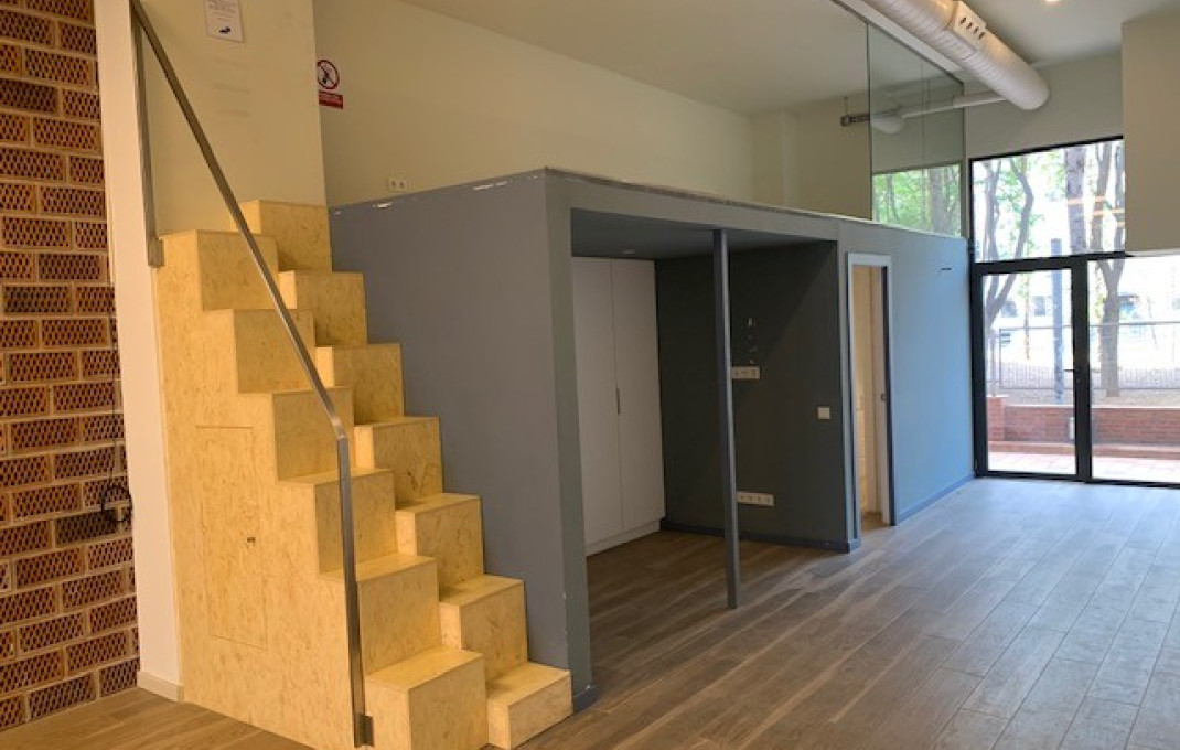 Alquiler - Local comercial -
Barcelona - Sarria-Sant Gervasi