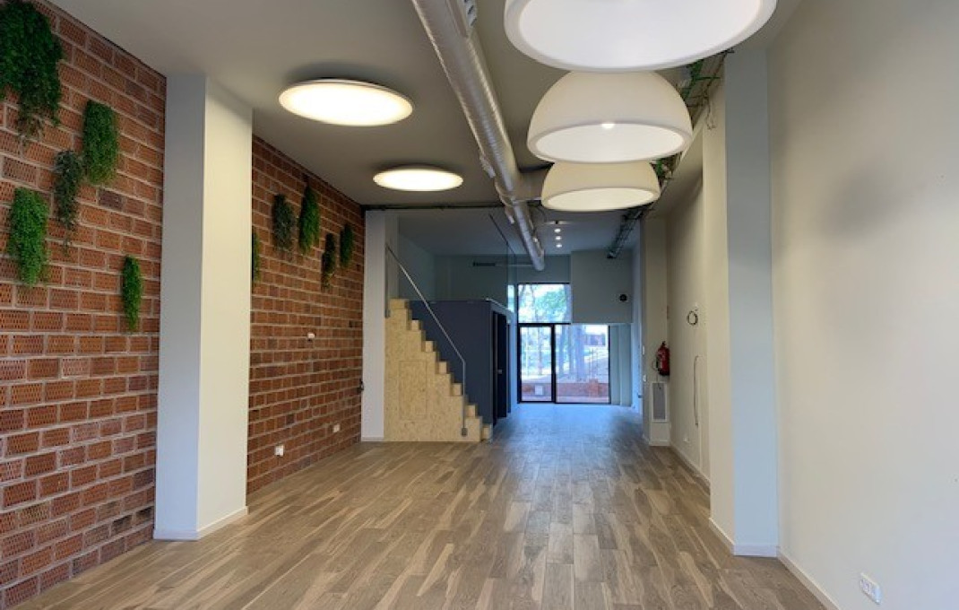 Alquiler - Local comercial -
Barcelona - Sarria-Sant Gervasi