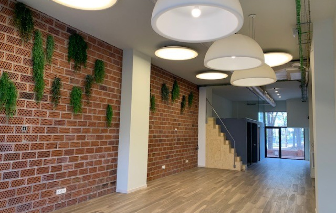 Alquiler - Local comercial -
Barcelona - Sarria-Sant Gervasi