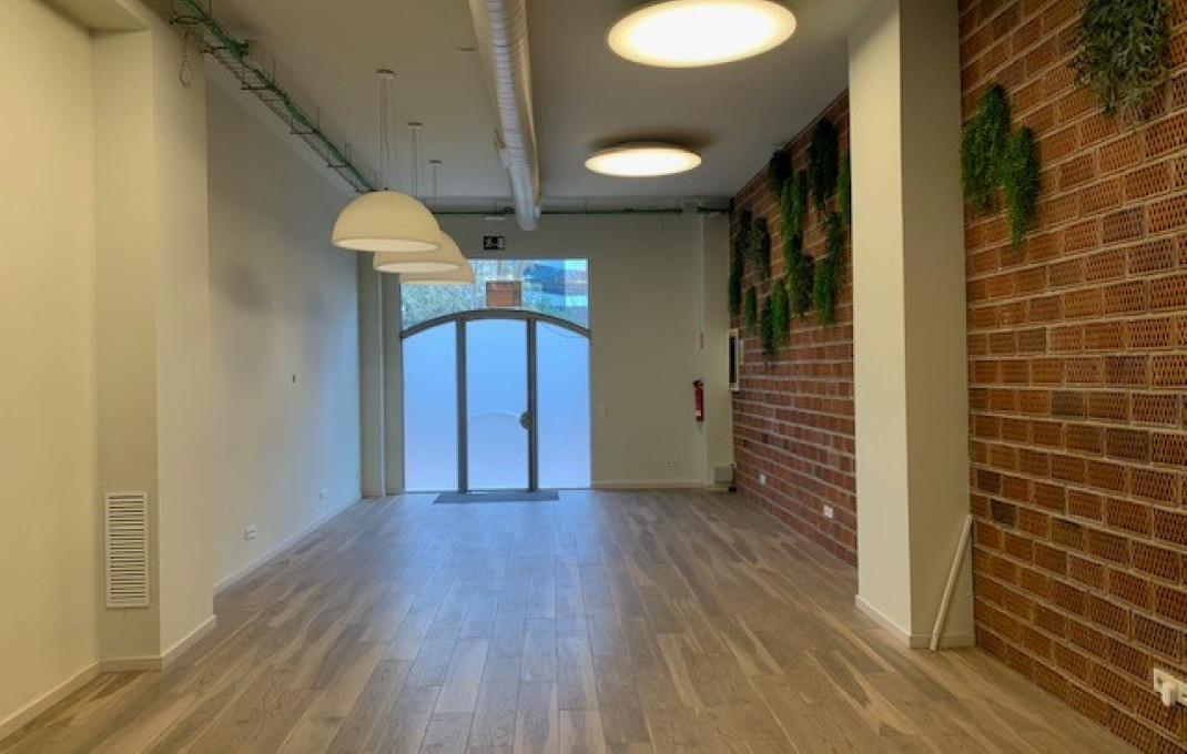 Alquiler - Local comercial -
Barcelona - Sarria-Sant Gervasi