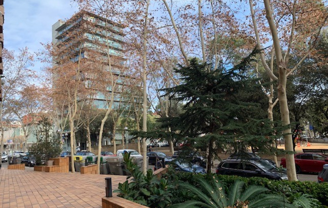 Alquiler - Local comercial -
Barcelona - Sarria-Sant Gervasi