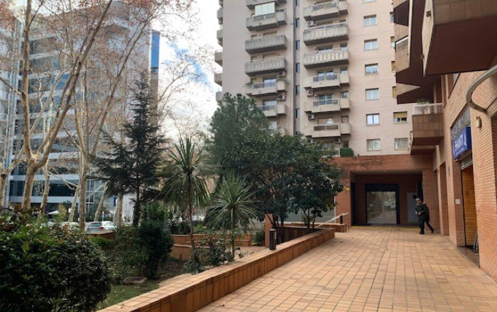 Alquiler - Local comercial -
Barcelona - Sarria-Sant Gervasi