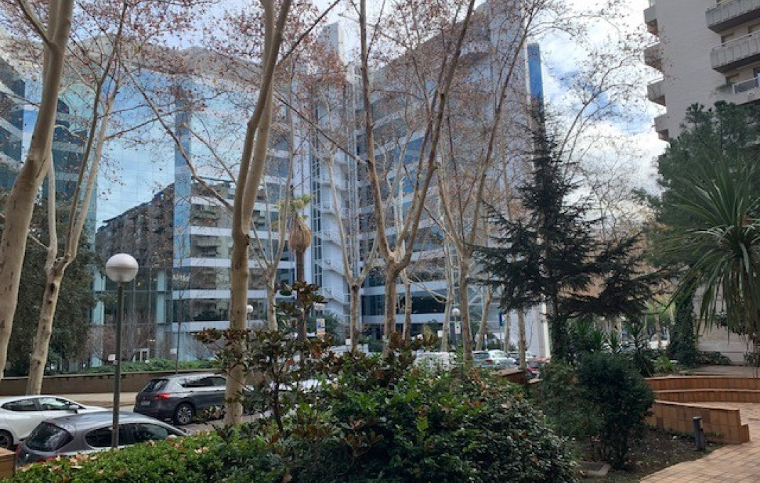 Alquiler - Local comercial -
Barcelona - Sarria-Sant Gervasi