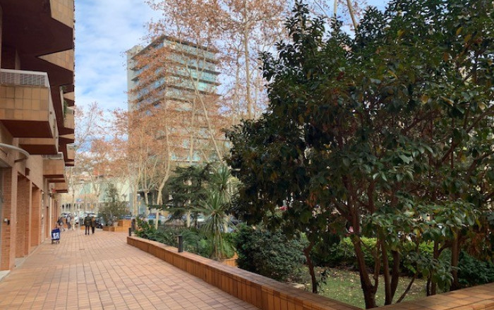 Alquiler - Local comercial -
Barcelona - Sarria-Sant Gervasi