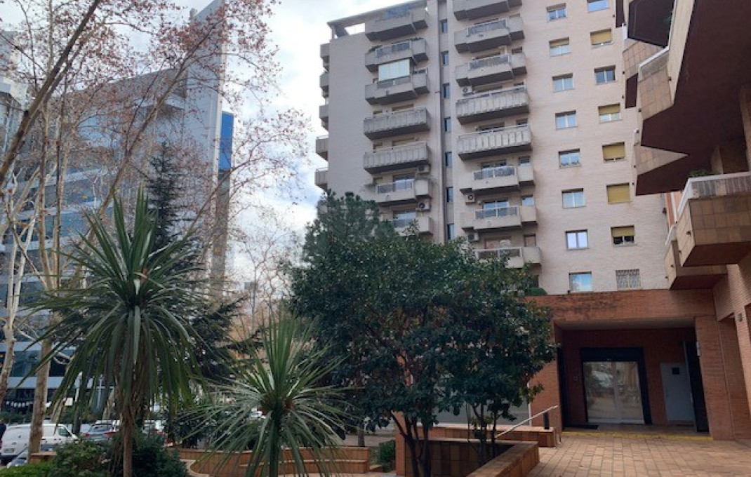 Alquiler - Local comercial -
Barcelona - Sarria-Sant Gervasi