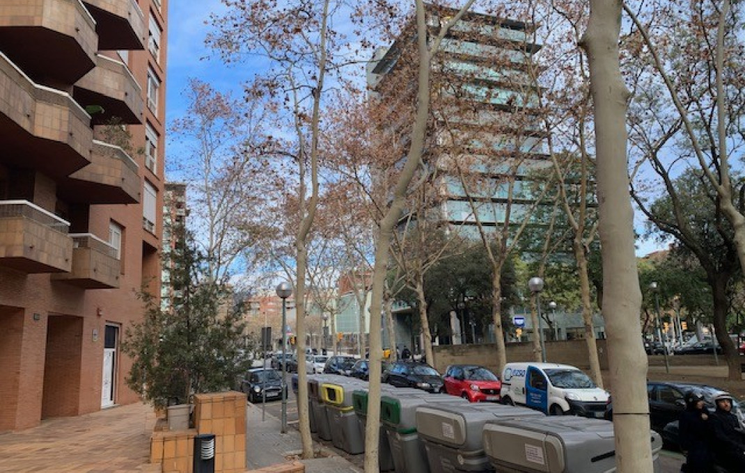 Alquiler - Local comercial -
Barcelona - Sarria-Sant Gervasi