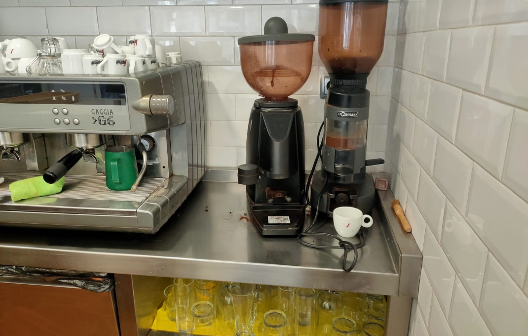 Traspaso - Cafeteria -
Barcelona - Sant Andreu