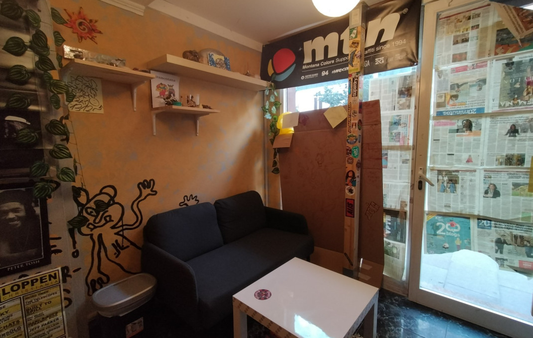 Revente - Local comercial -
Barcelona - Nou Barris