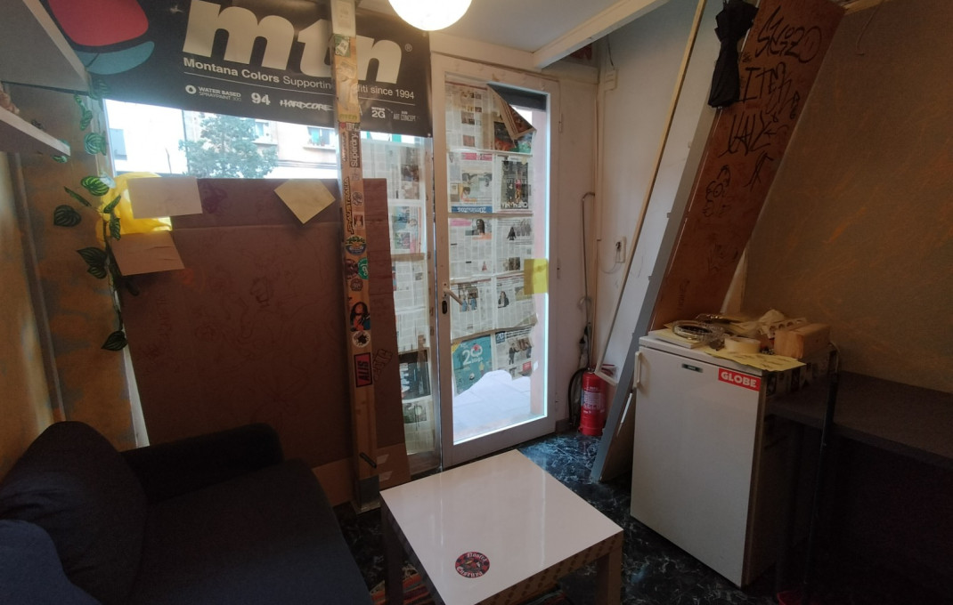 Revente - Local comercial -
Barcelona - Nou Barris