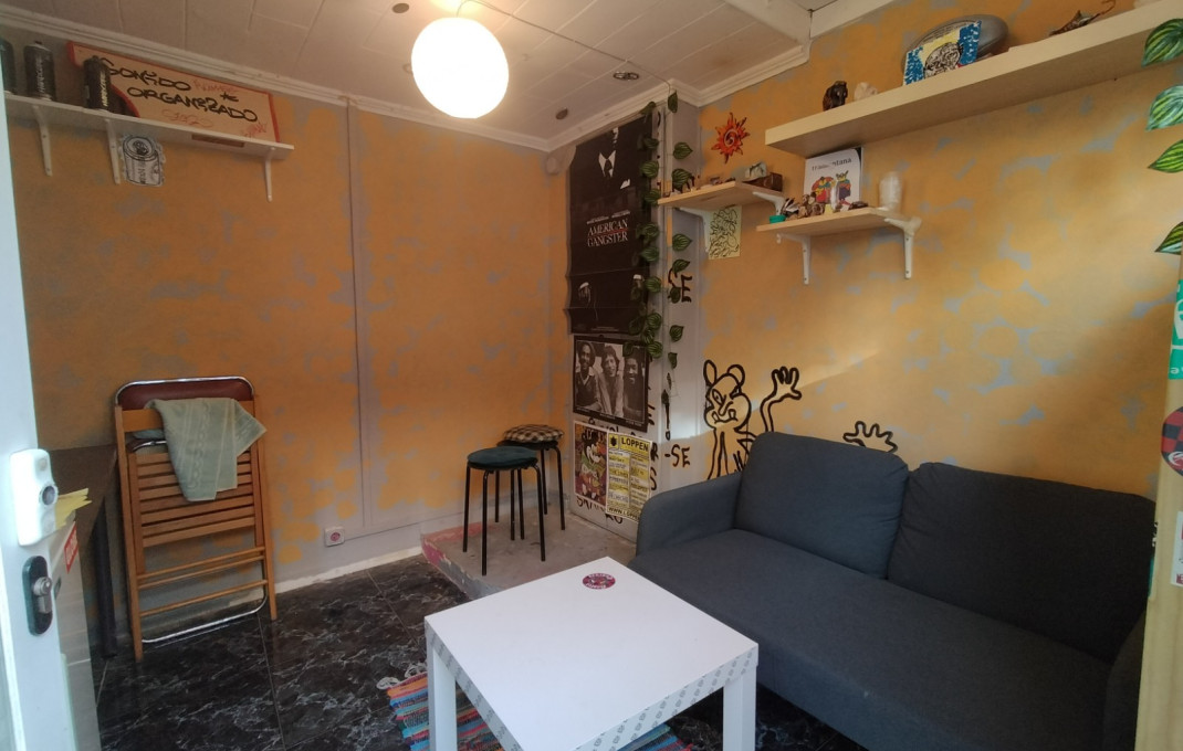 Revente - Local comercial -
Barcelona - Nou Barris