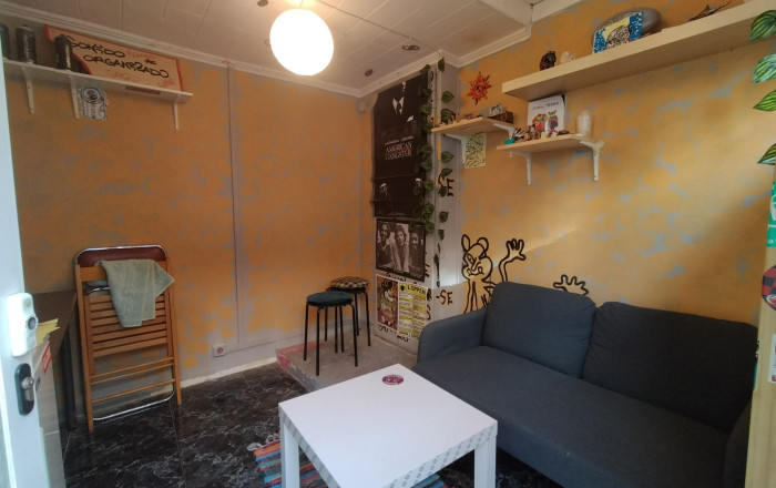 Revente - Local comercial -
Barcelona - Nou Barris