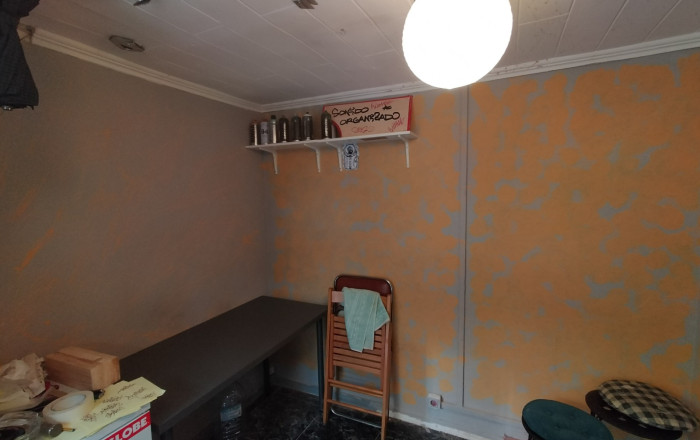 Revente - Local comercial -
Barcelona - Nou Barris