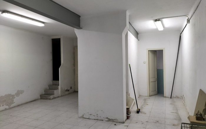 Revente - Local comercial -
Barcelona - Guinardo
