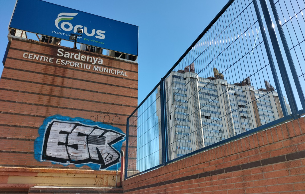 Revente - Local comercial -
Barcelona - Guinardo