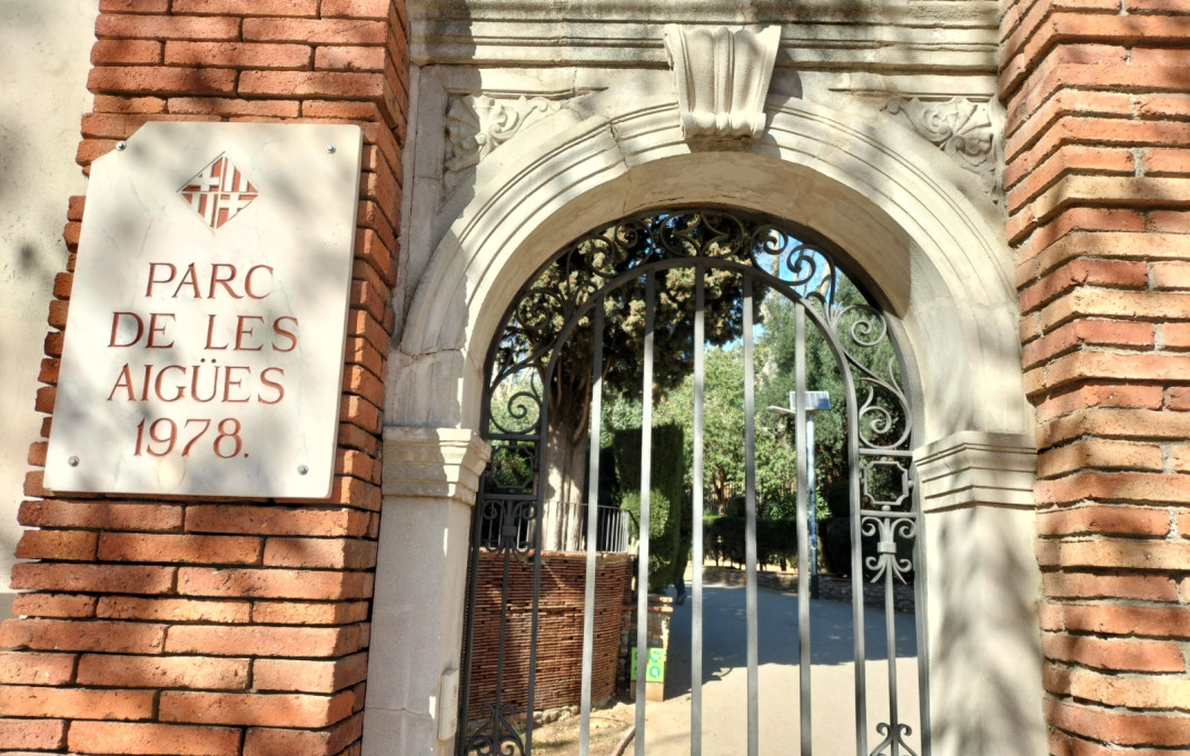 Revente - Local comercial -
Barcelona - Guinardo