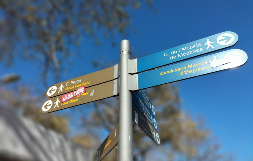 Revente - Local comercial -
Barcelona - Guinardo