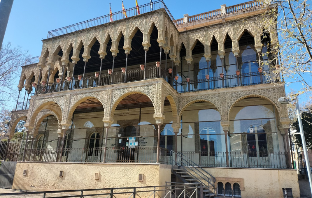 Revente - Local comercial -
Barcelona - Guinardo