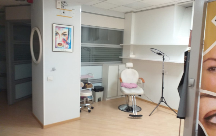 Alquiler - Local comercial -
Barcelona - Gràcia